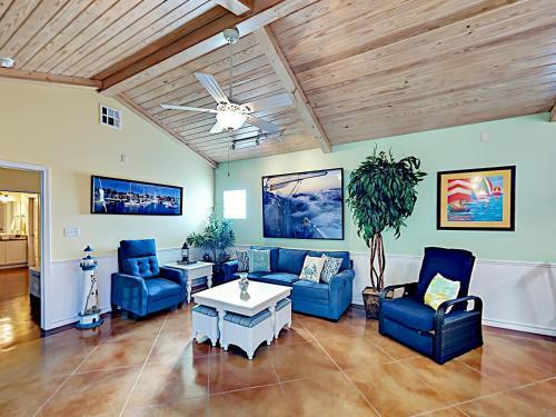 Sail Away At Pirate's Bay Unit 113