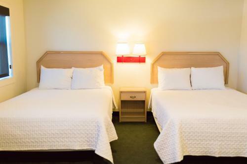 Two Sunsets Hotel