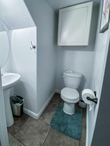 Row-end 3 Bedroom Townhome