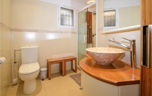 Awesome Apartment In Propriano With 1 Bedrooms
