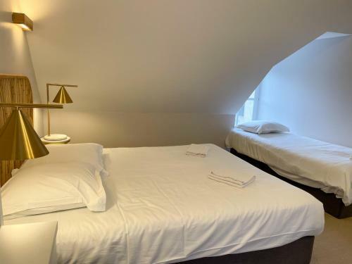 Hostal Maison Des Fleurs