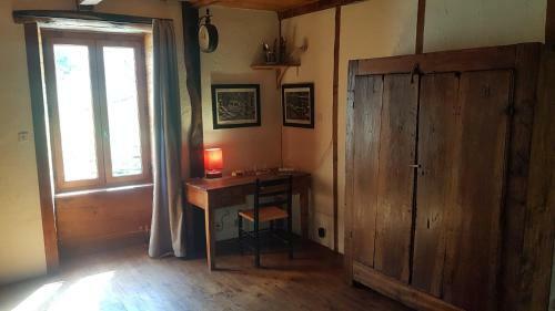 Maison Isol�e Dans Les Vignes Et Les Bois