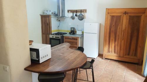 Maison Isol�e Dans Les Vignes Et Les Bois