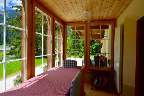 Apartments Villa Surlej