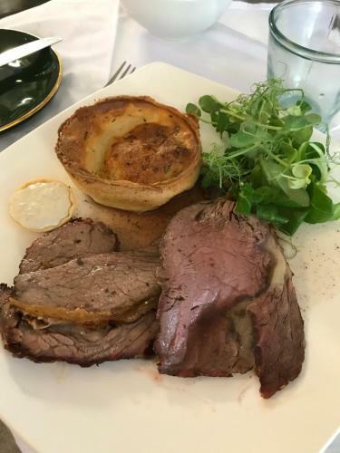 Posada The Clytha Arms