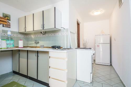 Apartment Jelena 50m From The Beach