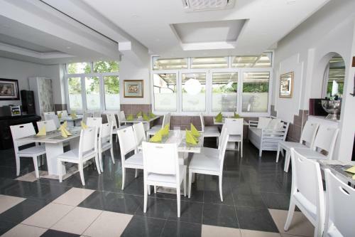 Hostal Apartments O Sole Mio