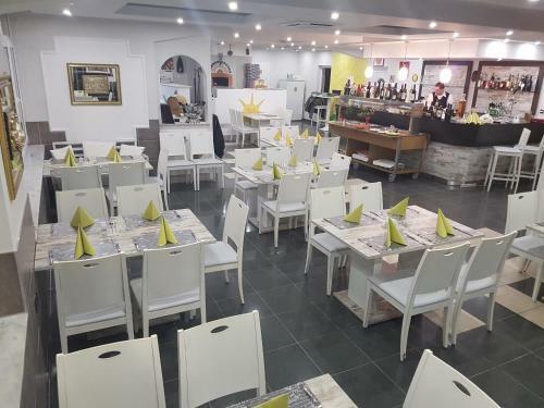 Hostal Apartments O Sole Mio