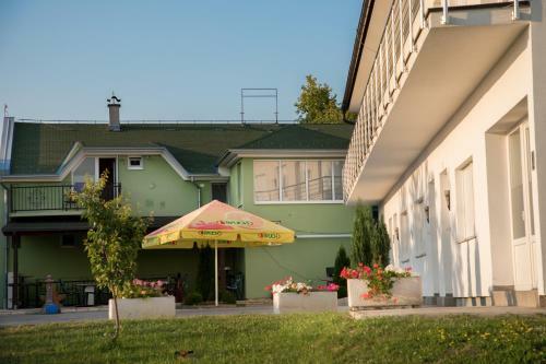 Hostal Apartments O Sole Mio