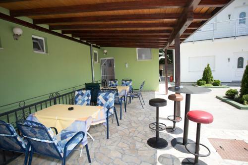 Hostal Apartments O Sole Mio