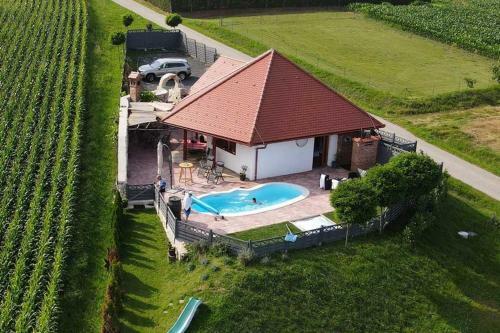 Secret Wellness Pool&relax
