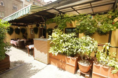 Bed & Breakfast Rooms Konak Mikan