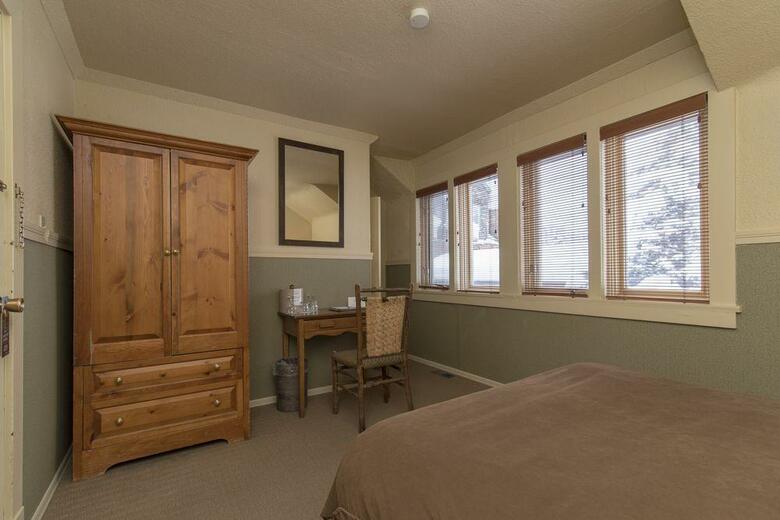 Hotel Deer Lodge