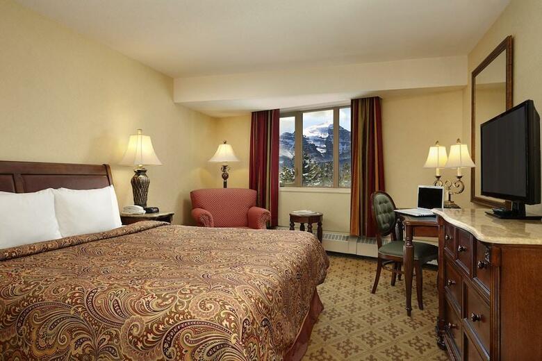 Hotel Lake Louise Inn