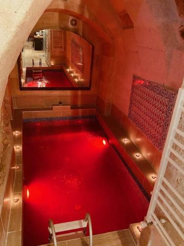 Zuwinasa House Hotel