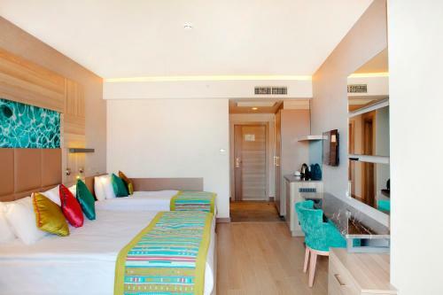 Long Beach Harmony Hotel