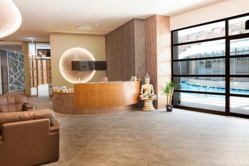 Long Beach Harmony Hotel