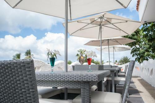 Costa Caribe Beach Hotel & Resort