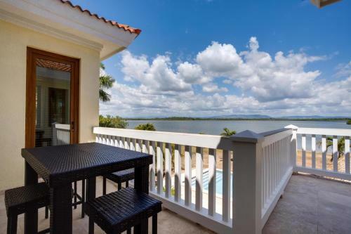 Villa Merry Gecko -waterfront In Gated Community