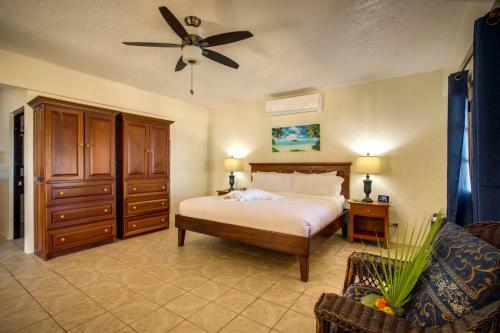 Hotel Mariposa Belize Beach Resort