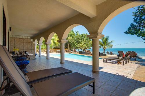 Hotel Mariposa Belize Beach Resort