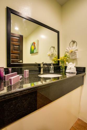 Hotel Mariposa Belize Beach Resort