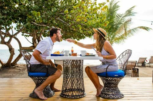 Hotel Mariposa Belize Beach Resort