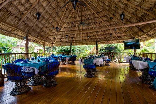 Hotel Mariposa Belize Beach Resort