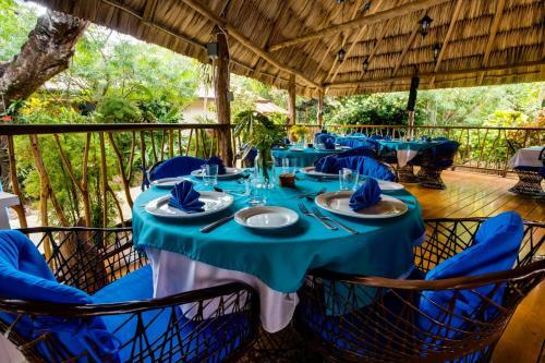 Hotel Mariposa Belize Beach Resort
