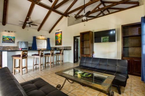 Hotel Mariposa Belize Beach Resort