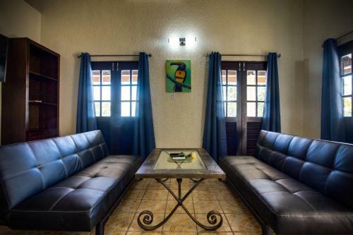 Hotel Mariposa Belize Beach Resort