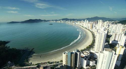 Apartamento Incr�vel Ap A 100m Do Mar Com Ar E Wi-fi