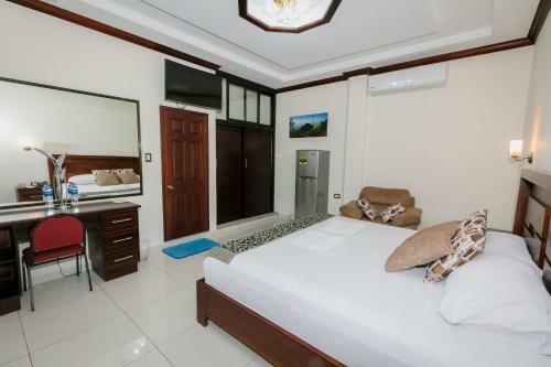 Hotel Mediterraneo Inn