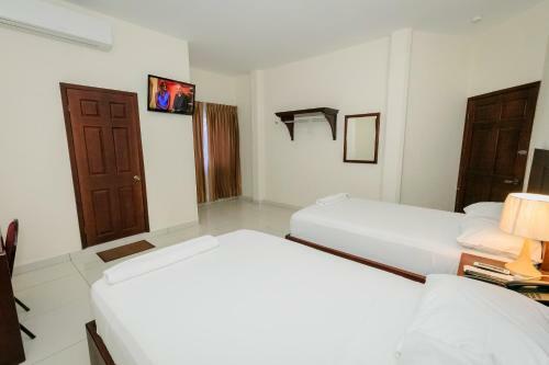 Hotel Mediterraneo Inn