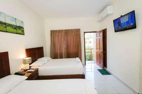 Hotel Mediterraneo Inn