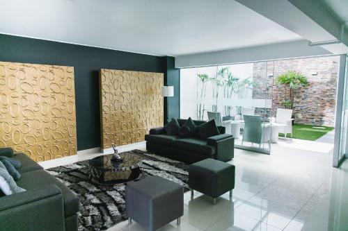 Apart Hotel Petit Palace Suites