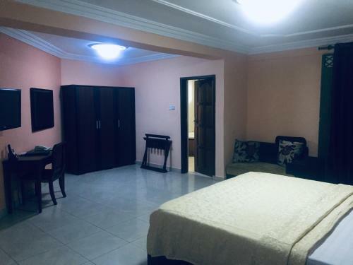 Akroma Plaza Hotel
