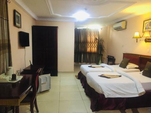 Akroma Plaza Hotel