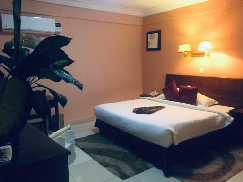 Akroma Plaza Hotel