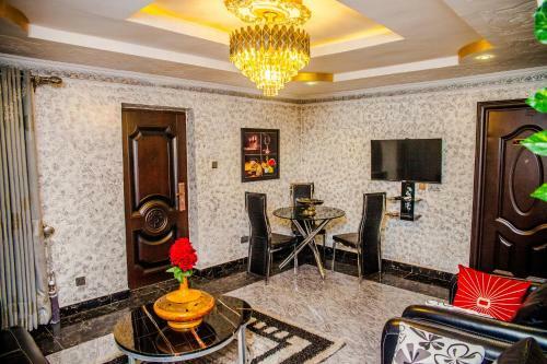Apartamento Tobby Royal Suites