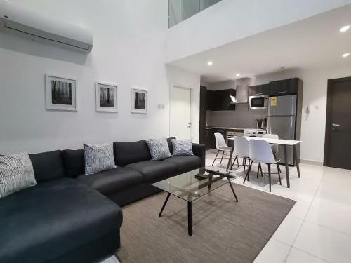 Embassy Gardens By Woodbury Luxury Apartments