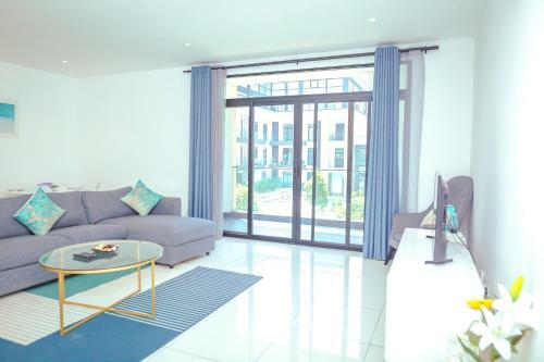 Embassy Gardens By Woodbury Luxury Apartments