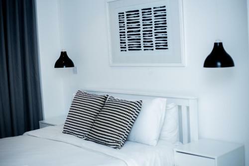 Embassy Gardens By Woodbury Luxury Apartments