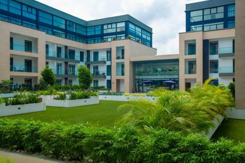 Embassy Gardens By Woodbury Luxury Apartments
