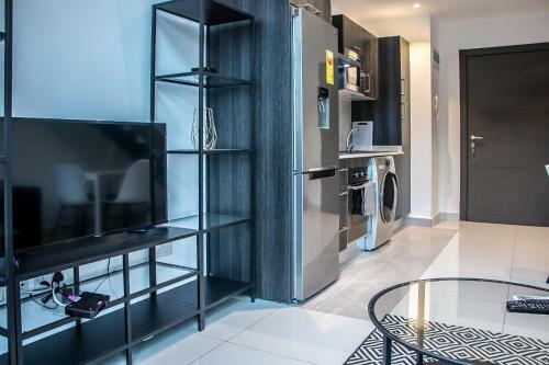 Embassy Gardens By Woodbury Luxury Apartments