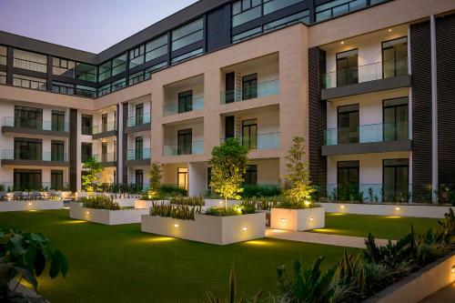 Embassy Gardens By Woodbury Luxury Apartments