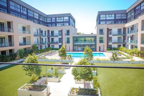 Embassy Gardens By Woodbury Luxury Apartments