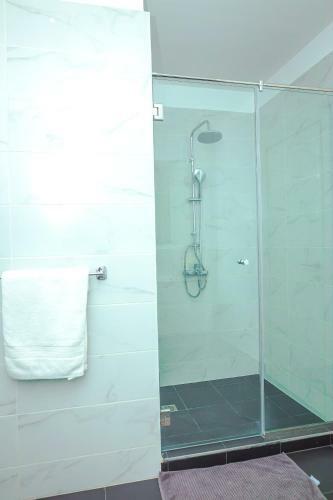 Embassy Gardens By Woodbury Luxury Apartments