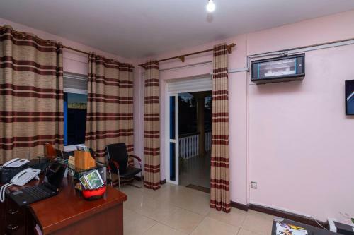 Hotel Karibu Bb Suites