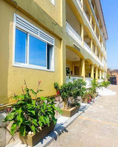 Hotel Karibu Bb Suites